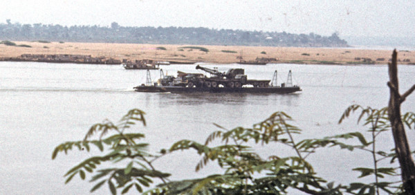 41-05-machine-barge